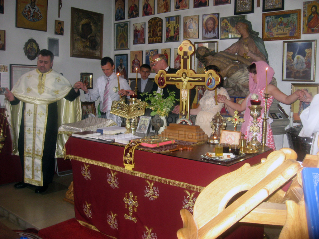 Isaie dantuieste... * Tinerii Tatiana si Michael M. si-au unit destinele prin Sfanta Taina a Cununiei la Biserica Ortodoxa "Sfintii Imparati Constantin si Elena" din Straubing * Parintele Vasile Florin Reut * www.credinta-ortodoxa.com Isaie dantuieste... * Tinerii Tatiana si Michael M. si-au unit destinele prin Sfanta Taina a Cununiei la Biserica Ortodoxa "Sfintii Imparati Constantin si Elena" din Straubing * Parintele Vasile Florin Reut * www.credinta-ortodoxa.com