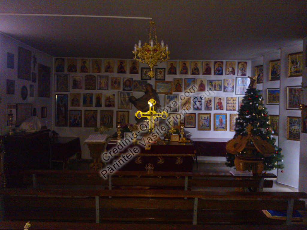 Policandru in Biserica Ortodoxa Romana din Straubing - Acum avem mai multa lumina! * www.credinta-ortodoxa.com Policandru in Biserica Ortodoxa Romana din Straubing - Acum avem mai multa lumina! * www.credinta-ortodoxa.com