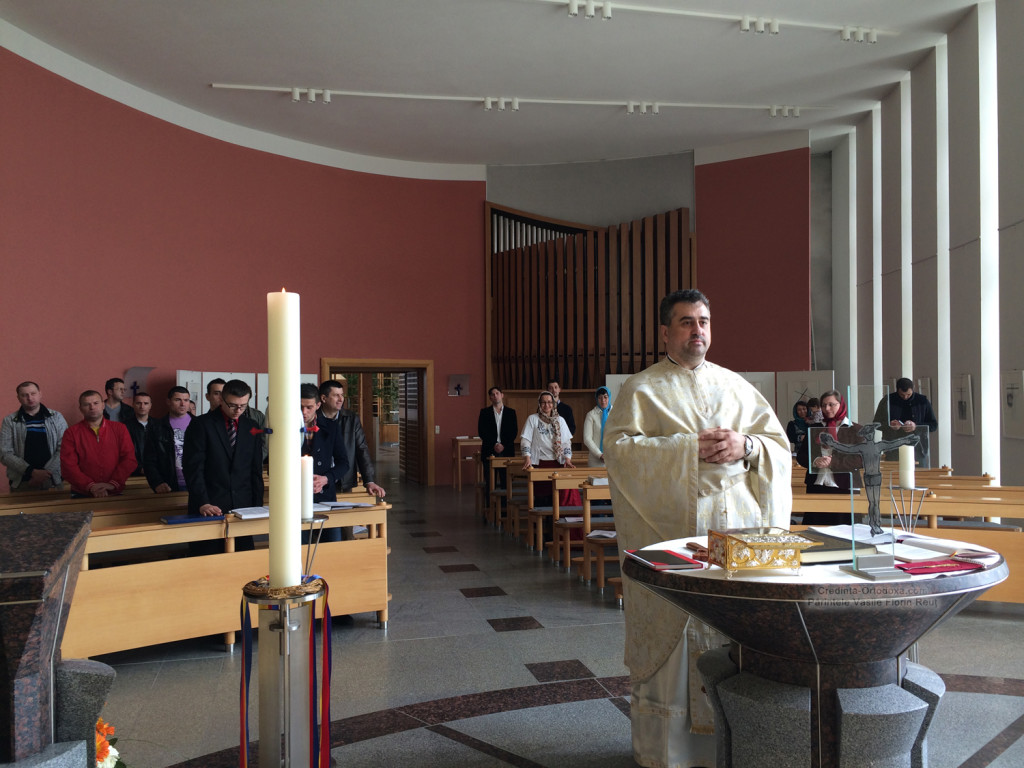 21 Aprilie 2014 - A doua zi de Pasti: Prima Sfanta Liturghie la Parohia Ortodoxa Romana "Nasterea Maicii Domnului" din Passau * Hristos a Inviat! * Parintele Vasile Florin Reut * www.credinta-ortodoxa.com