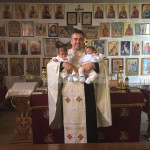 Gemenii Antonio si Benjamin - Taina Sfantului Botez: Prima pereche de gemeni impreuna cu alti trei prunci, increstinati la Biserica Ortodoxa Romana din Straubing * www.credinta-ortodoxa.com