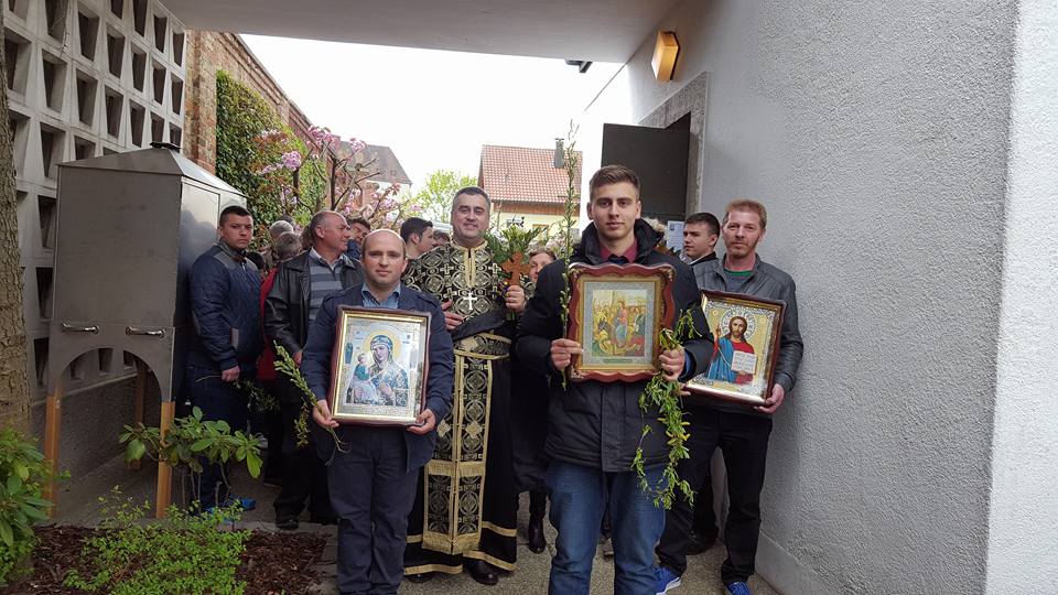 Sfânta Liturghie şi Procesiune de Florii la Biserica Ortodoxă Română "Sfinţii Împăraţi Constantin şi Elena" din Straubing Sfânta Liturghie şi Procesiune de Florii la Biserica Ortodoxă Română "Sfinţii Împăraţi Constantin şi Elena" din Straubing