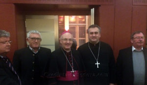 Întâlnire intercreştină în Catedrala (Domul) St. Peter din Regensburg: Excelenţa Sa Episcopul Catolic Dr. Rudolf Voderholzer, Părintele Franz Alzinger, Părintele Alfons Lankes şi Părintele Vasile Florin Reuţ