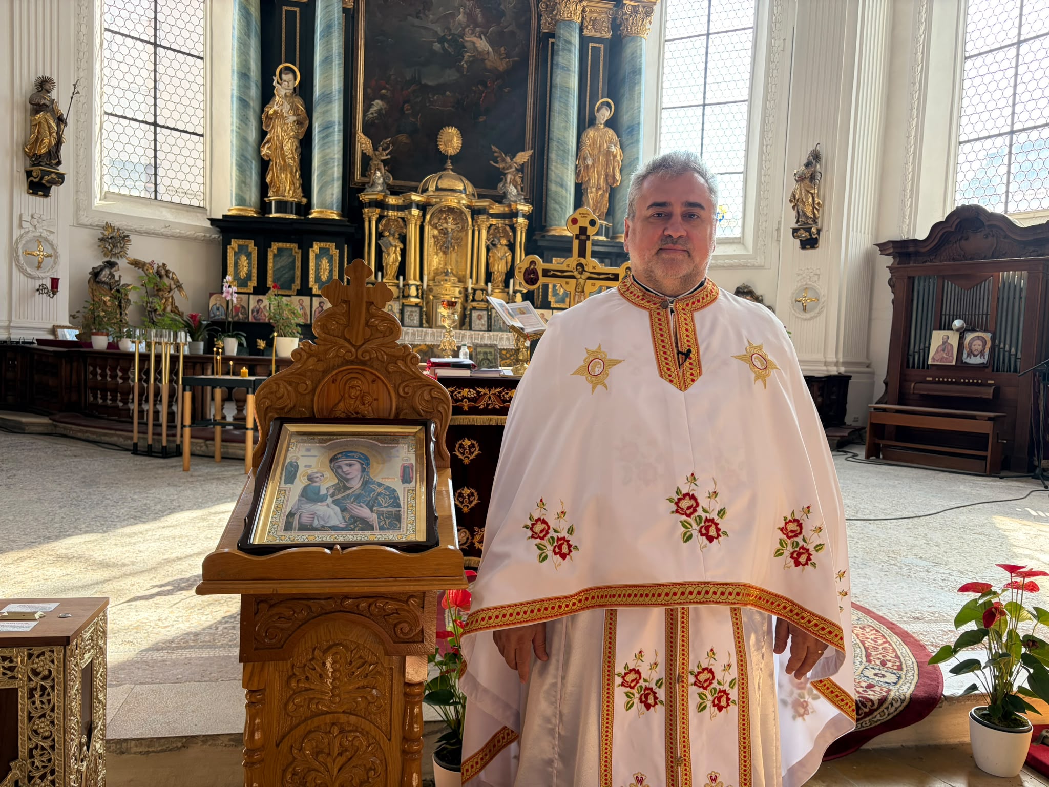 Părintele Vasile Florin Reuţ - 40 de Sfinte Liturghii. 40 de zile. 40 de întâlniri cu Hristos. Părintele Vasile Florin Reuţ - 40 de Sfinte Liturghii. 40 de zile. 40 de întâlniri cu Hristos.